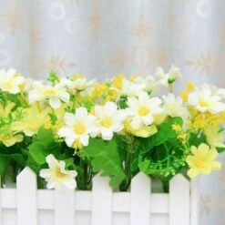 LangRay 2pcs Gerbera Artificiale Con Staccionata In Legno Margherita Margherita Fiori Di Seta Decorazione Fiori Artificiali Piante In Vaso Crisantemo Finto Fiori Artificiali Piante Bonsai Artificiali -Negozio al dettaglio Piante Casa 52013262 4