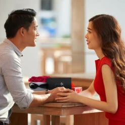 Relaxdays Bouquet Rose Eterne, Box A Cuore, Mazzo 6 Fiori Finti, Idea Regalo Romantica, Scatola Flowerbox, Bianco Rosso -Negozio al dettaglio Piante Casa 55486749 5